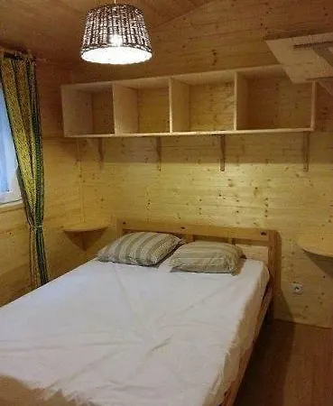 Camping La Garenne 3* Peyrignac